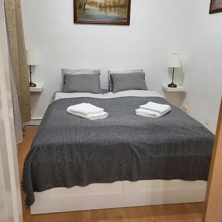 Jupiter Apartment *